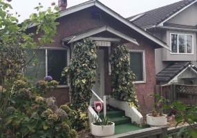 2372 NANAIMO STREET, Vancouver, BC V5N 5E3, 5 Bedrooms Bedrooms, ,2 BathroomsBathrooms,Residential Detached,For Sale,NANAIMO,R2309851